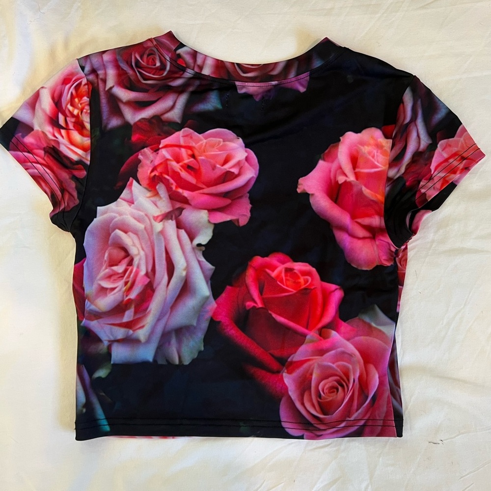 Stretchy Floral Roses Crop Top in size Small